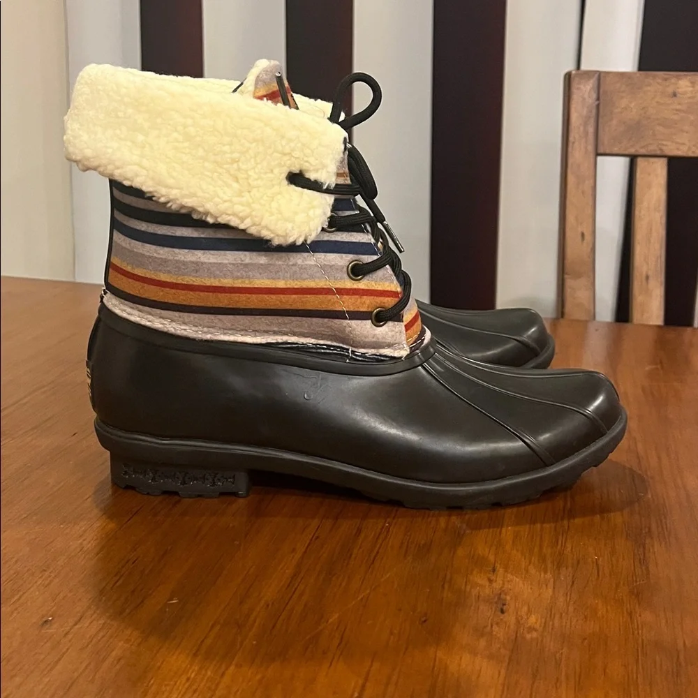Pendleton Bridger Stripe Mid Duck Boots new Women’s Size 9